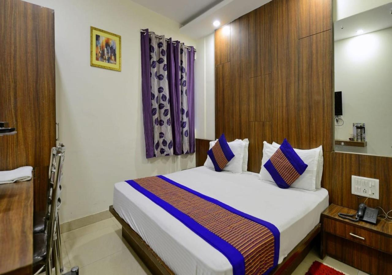 Hotel Perfect Spot- Main Bazar - Walking Metro Station Neu-Delhi Exterior foto