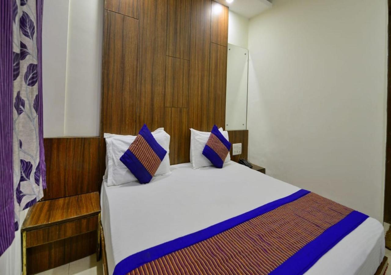 Hotel Perfect Spot- Main Bazar - Walking Metro Station Neu-Delhi Exterior foto