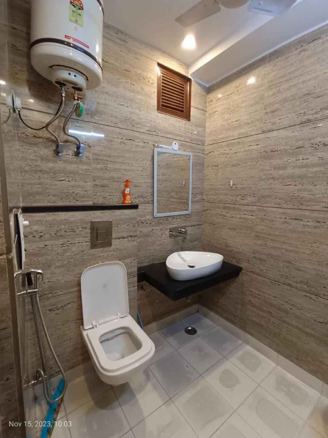 Hotel Perfect Spot- Main Bazar - Walking Metro Station Neu-Delhi Exterior foto